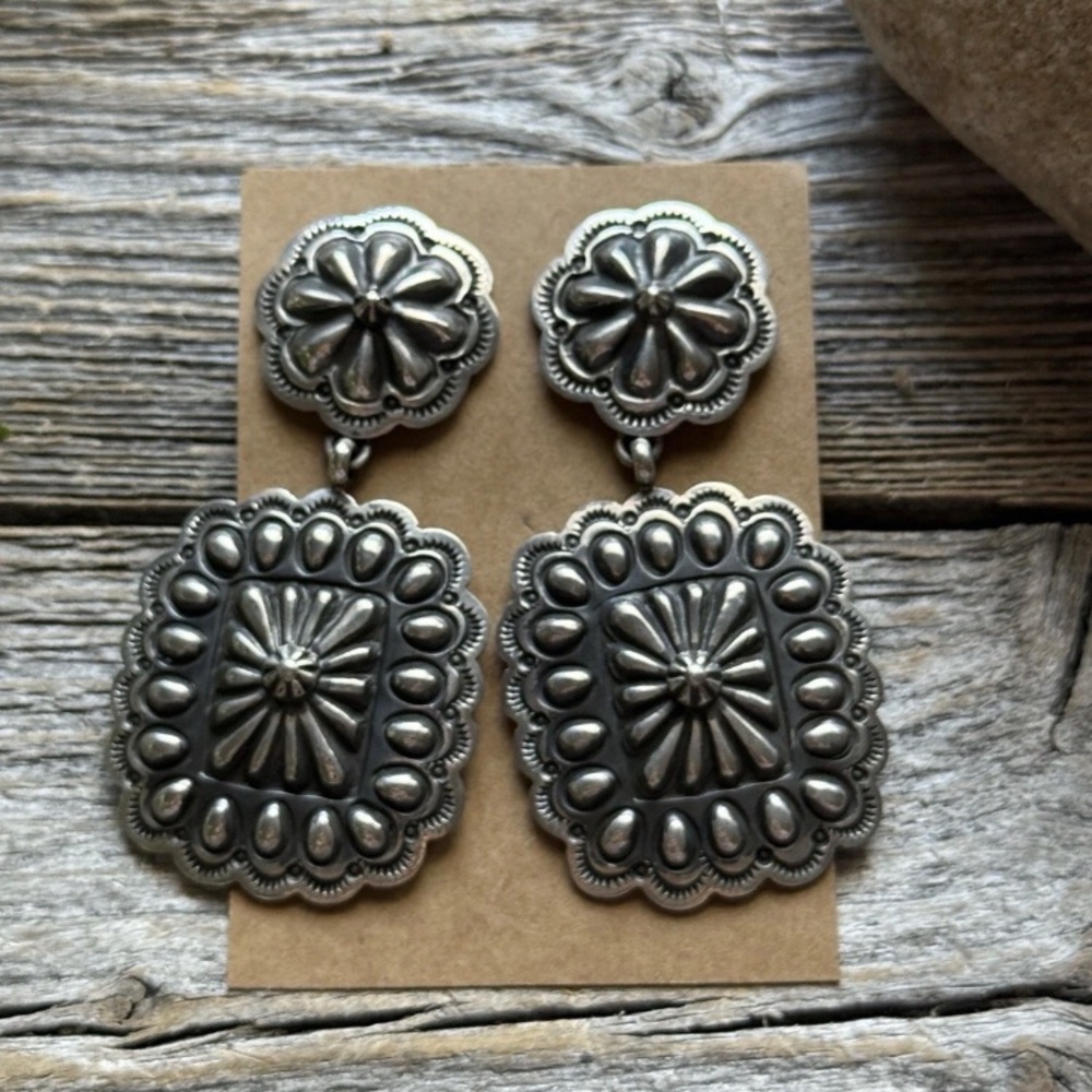 Navajo Native American Sterling Silver Stamped Handmade Earrings T O White - Picture 5 of 12